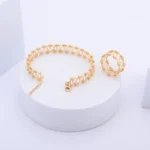 سوار وخاتم مميزان من عيار 21 قيراطًا